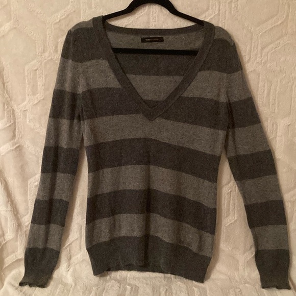 EUC BCBG MAXARIA Sweater - Picture 1 of 12